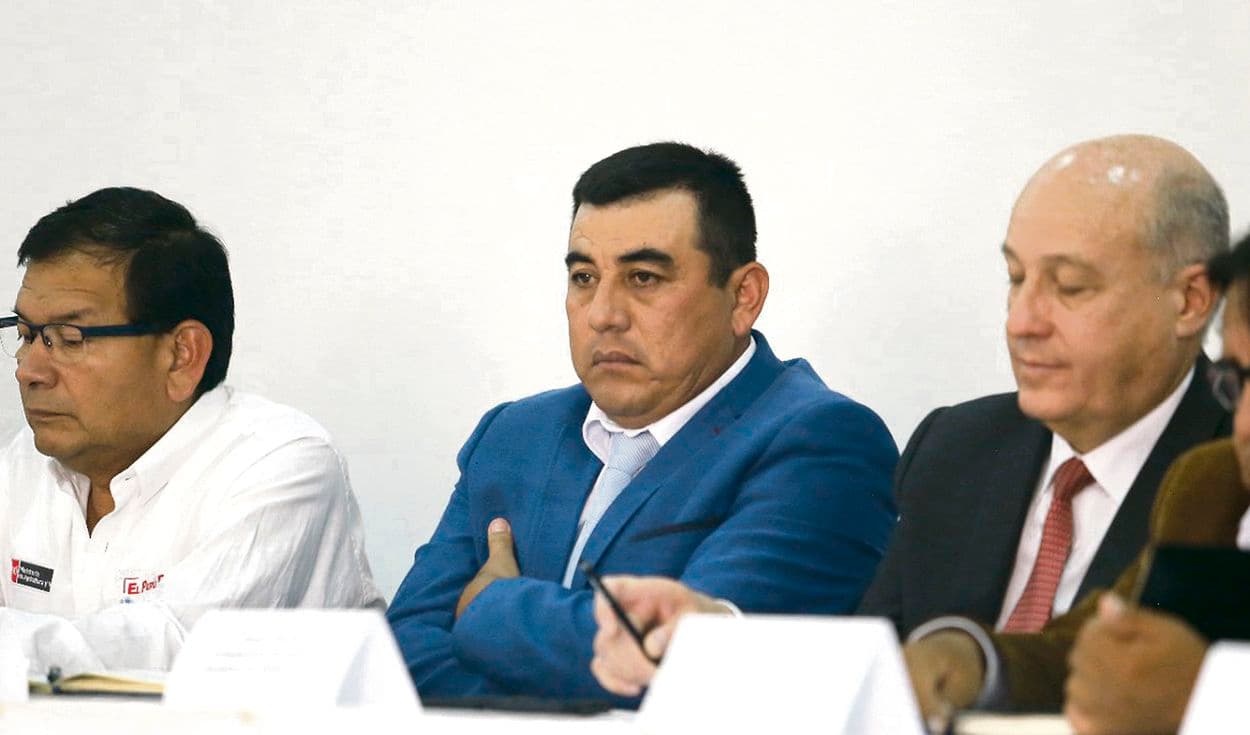 Consejeros regionales piden interpelar al director de Copasa