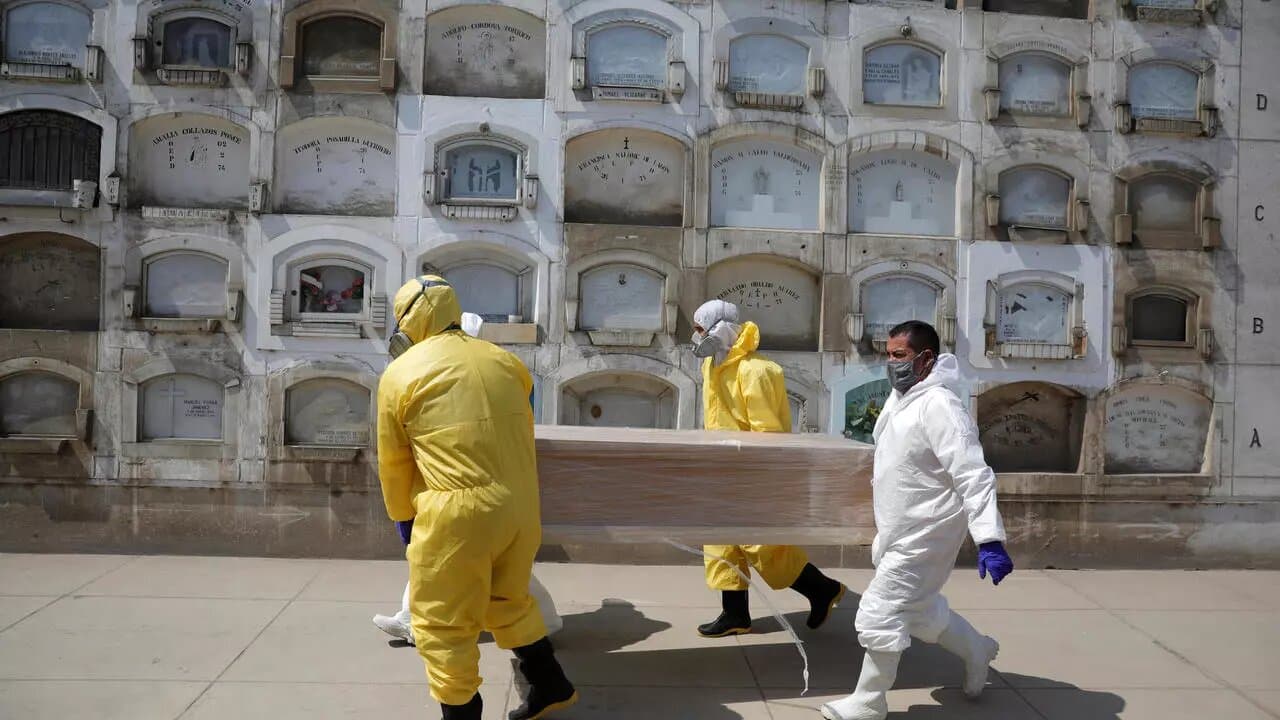 Perú alcanza los 50 000 muertos por COVID-19