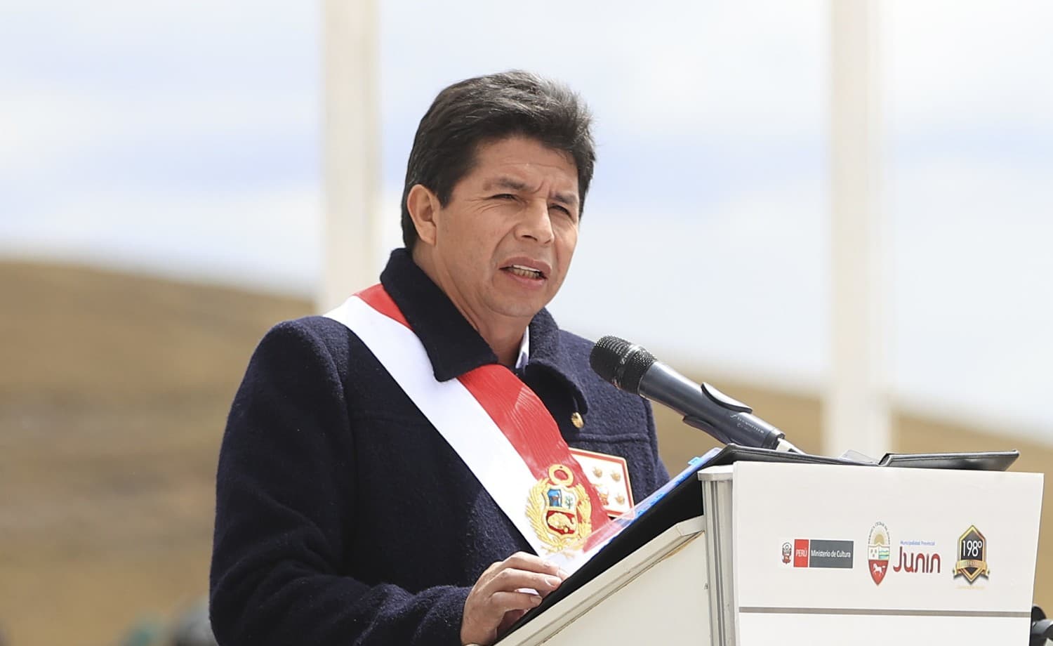 Informe aconsejaría inhabilitar a Castillo