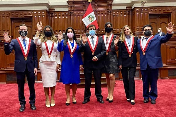 Bancada de Avanza país junta firmas para interpelar a Gallardo