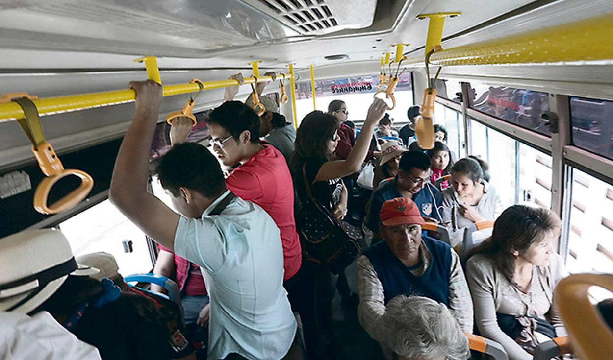 Rechazan propuesta de permitir pasajeros parados