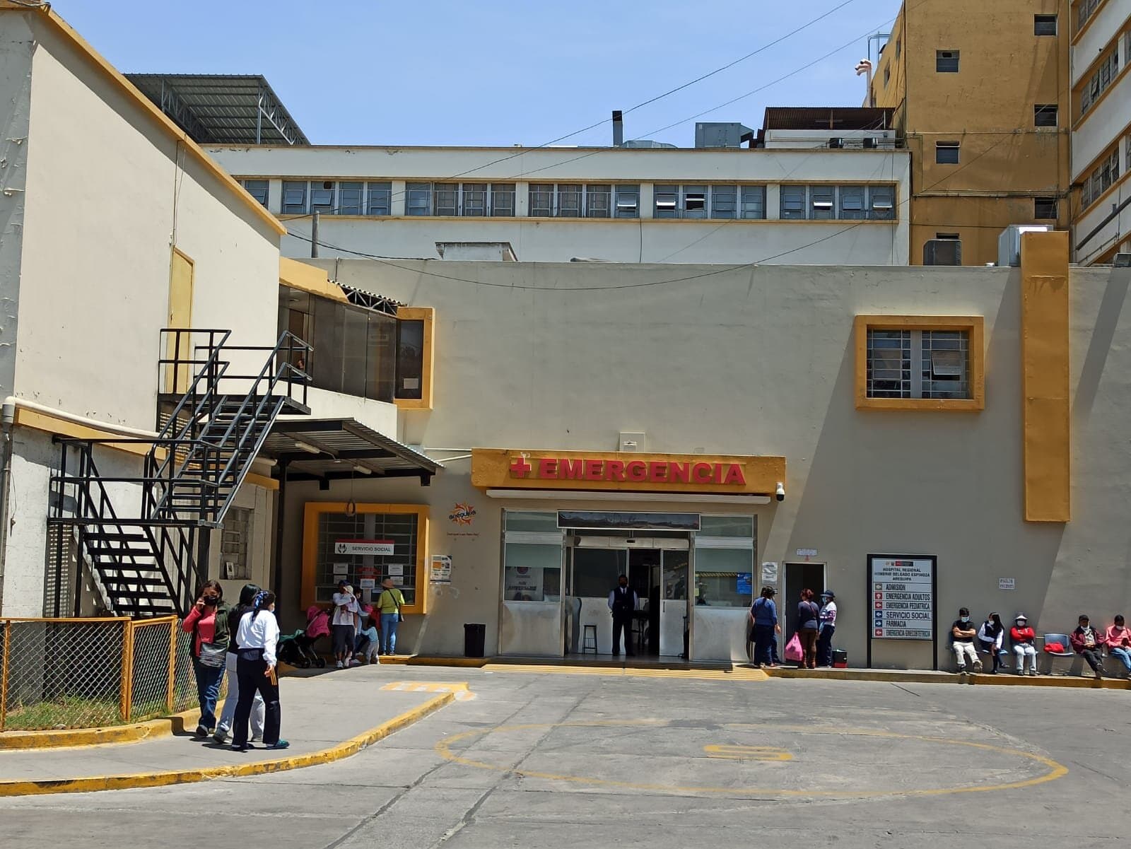Hoy y mañana servidores acatan paro preventivo en los hospitales