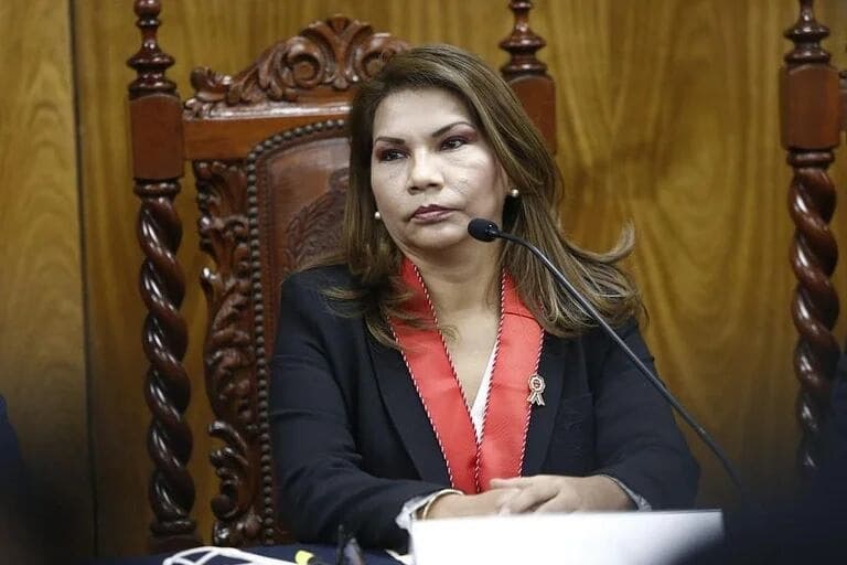 Fiscal Marita Barreto denuncia presunto reglaje