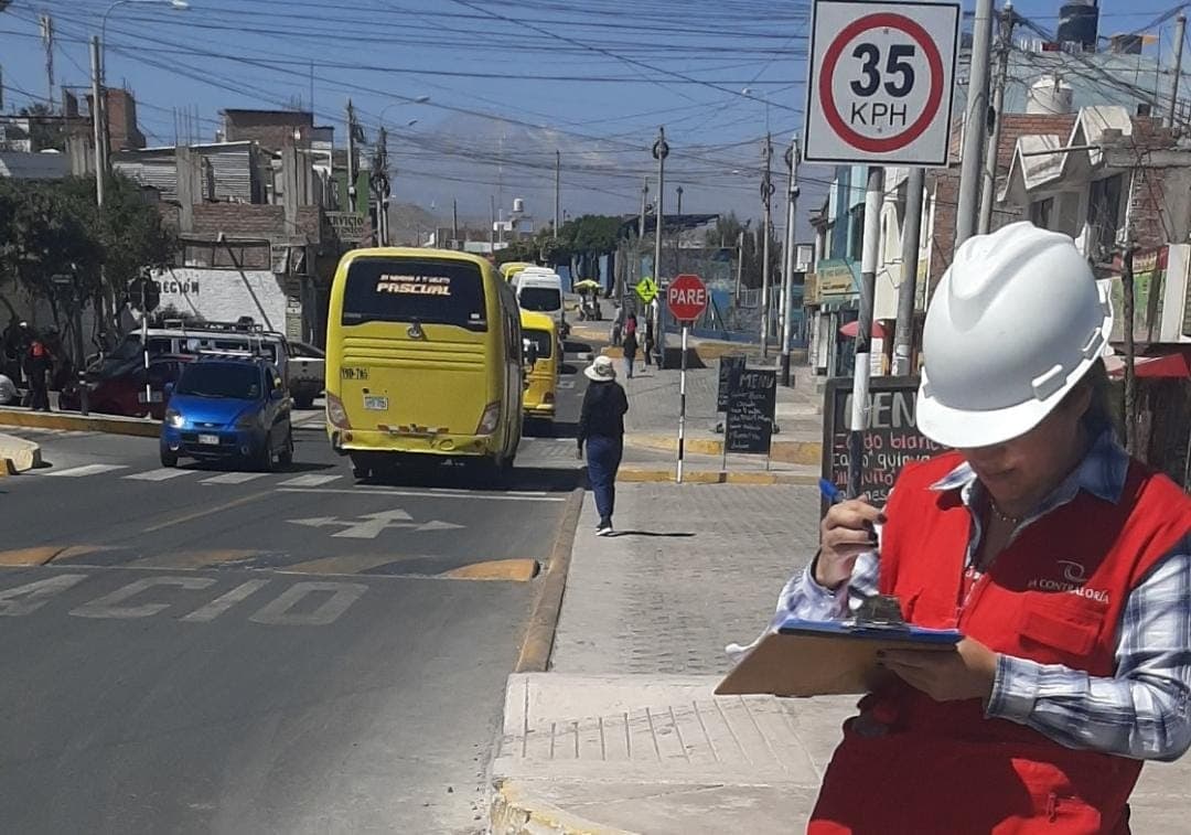 Contraloría alerta deficiencias en obra de vías vecinales en Cayma