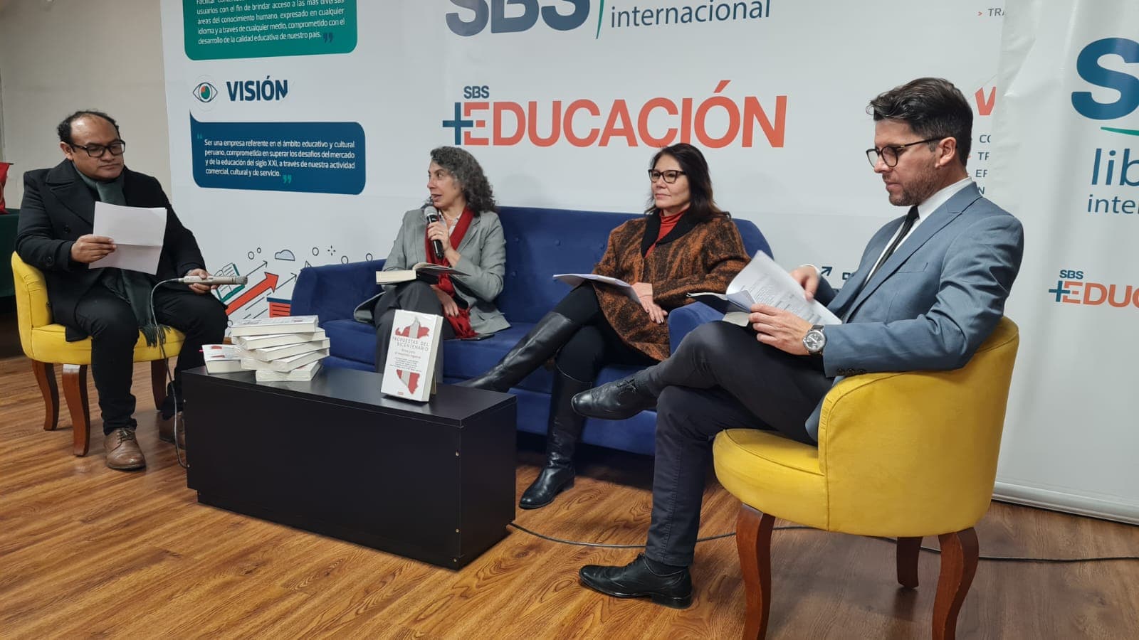 Presentan libro de propuestas de gestión