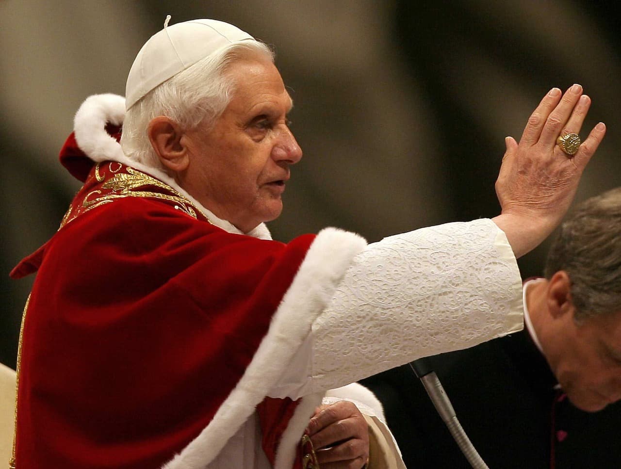 Benedicto XVI acusado de encubrir casos de pedofilia
