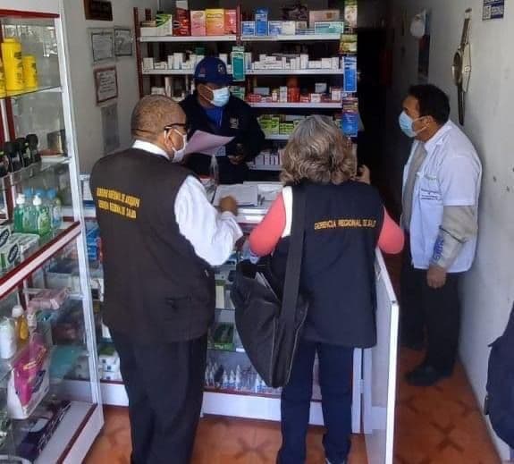 Clausuran farmacias y boticas insalubres de Paucarpata