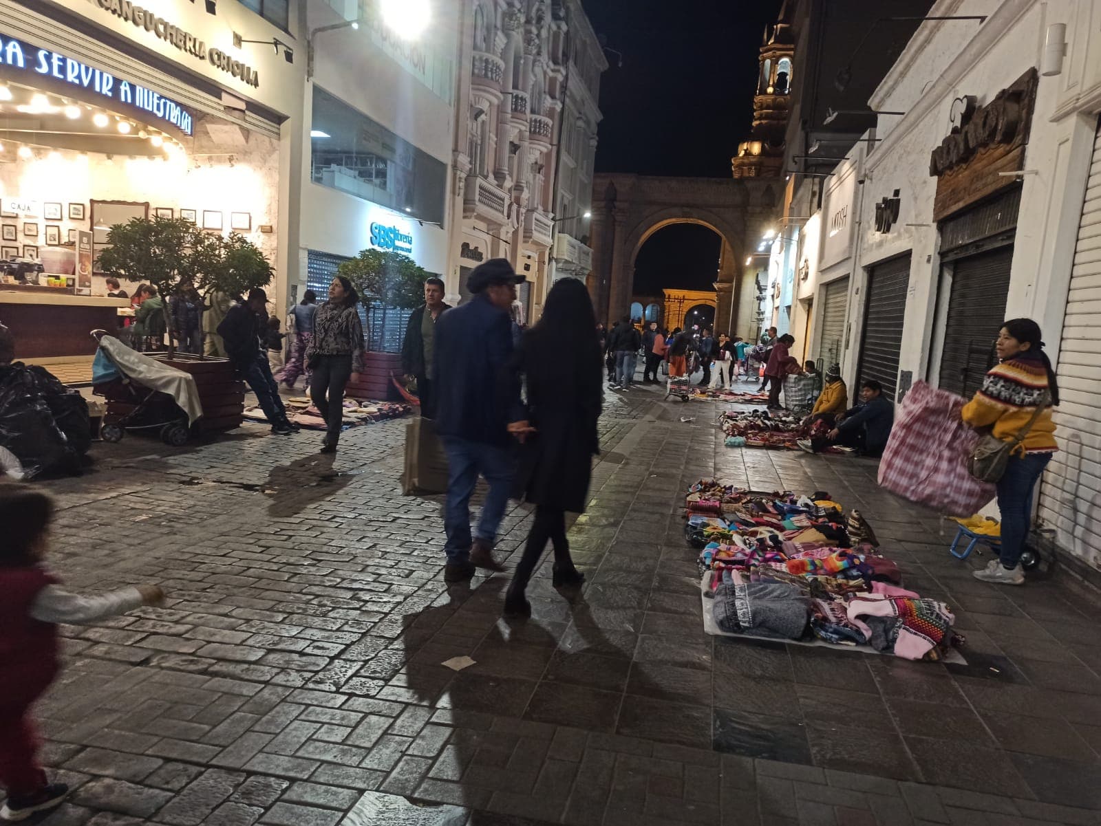 El comercio ambulatorio gana espacios al Centro Histórico