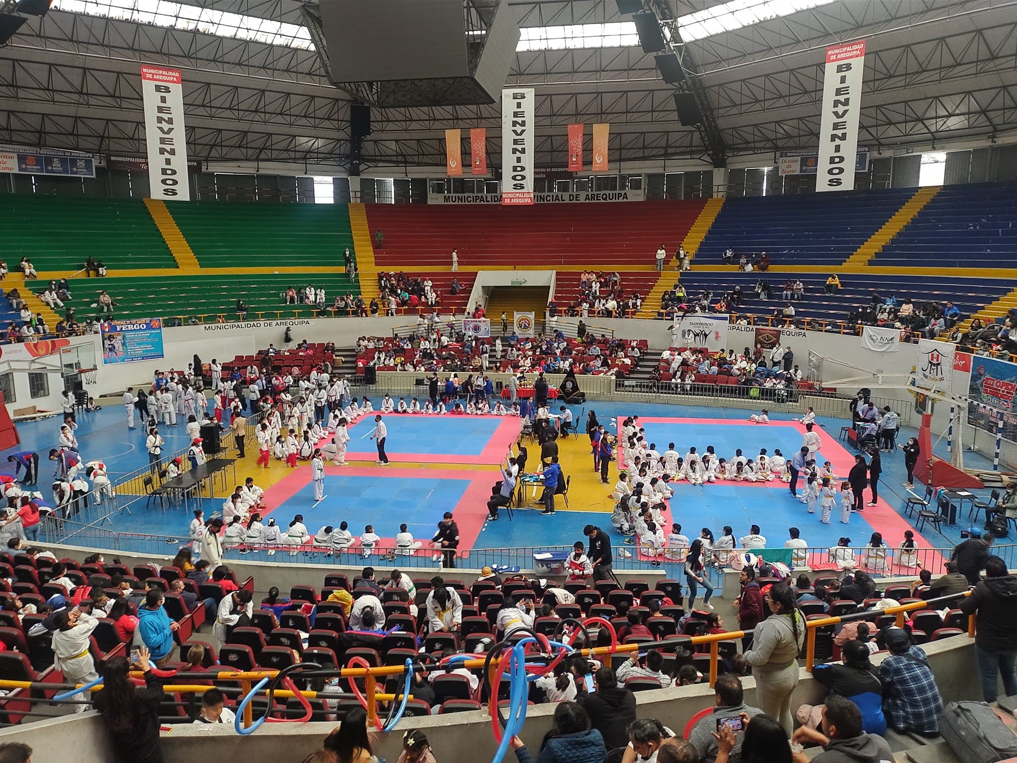 Deportistas escolares logran medallas de oro para Arequipa