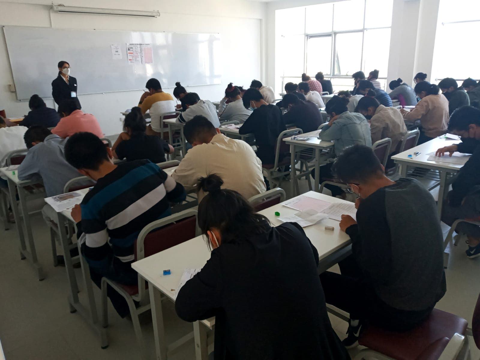 Miles postularon por 935 vacantes de la UNSA
