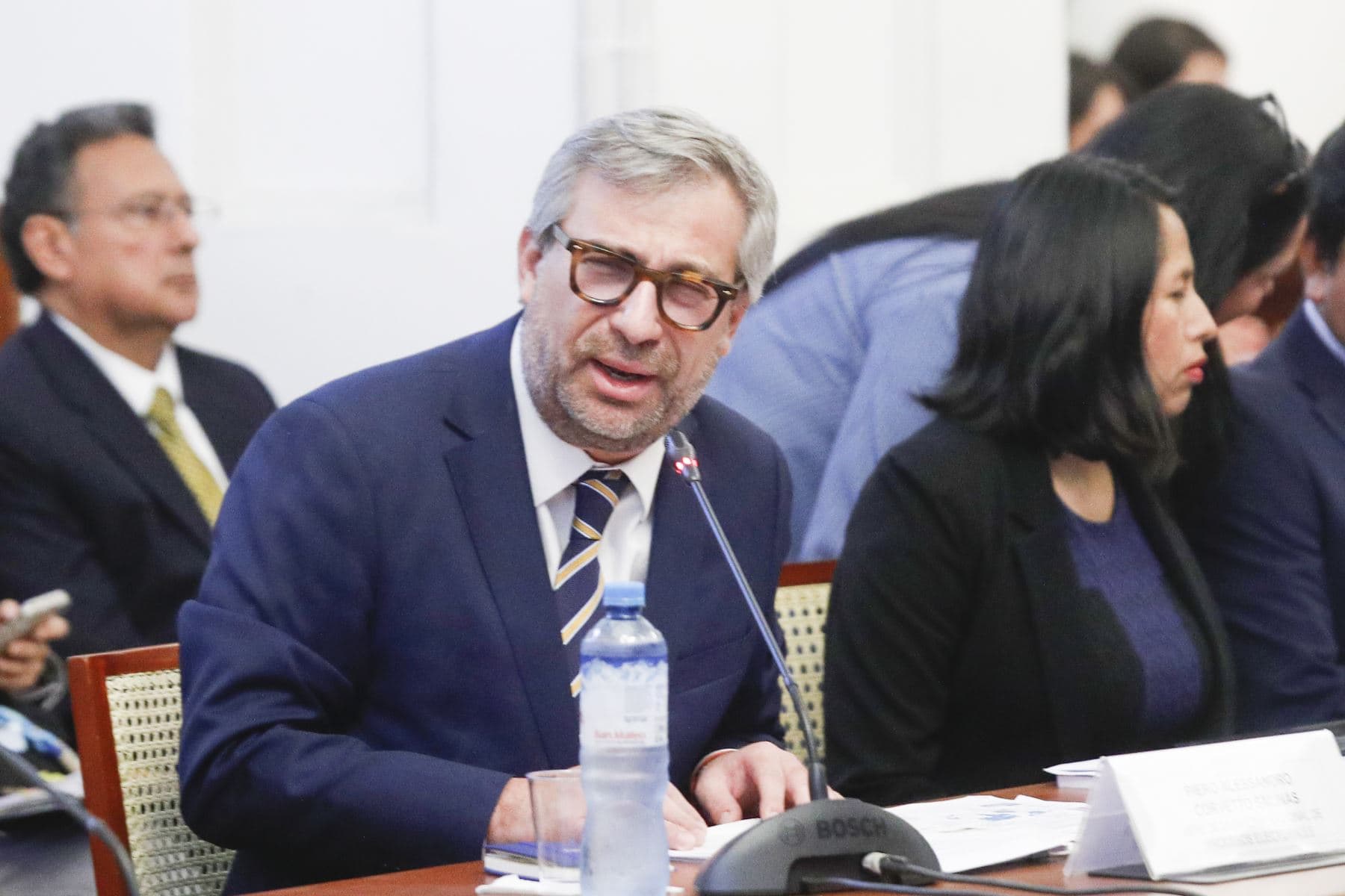Empresarios exigen la destitución de Piero Corvetto de la ONPE