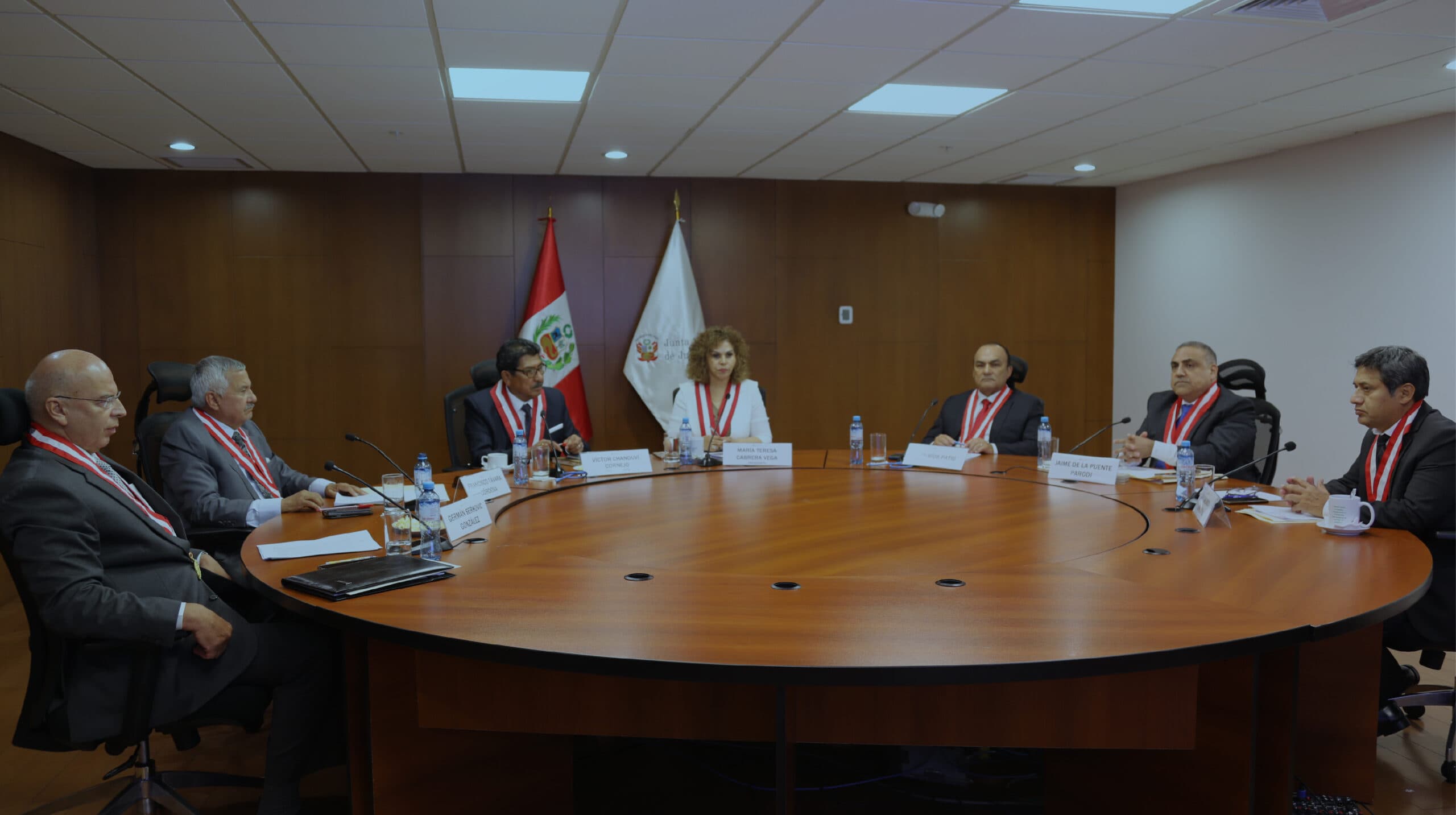 Congreso aprueba aumentar el sueldo de miembros de la JNJ