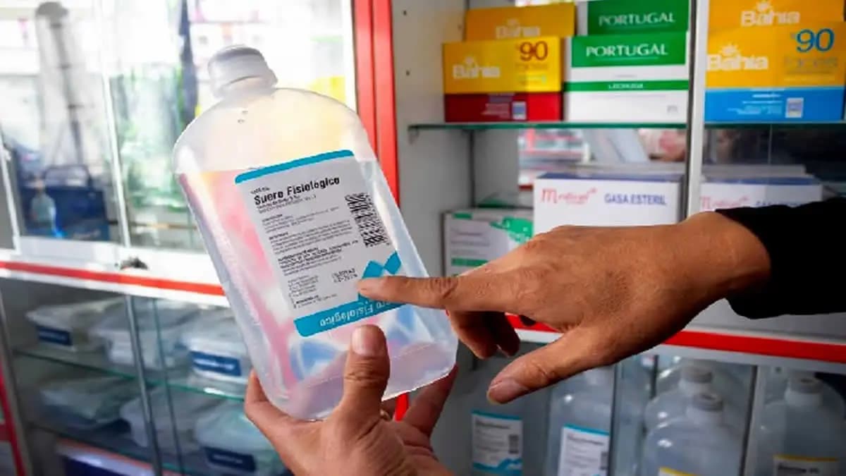 Disponen uso de suero fisiológico para evitar el desabastecimiento