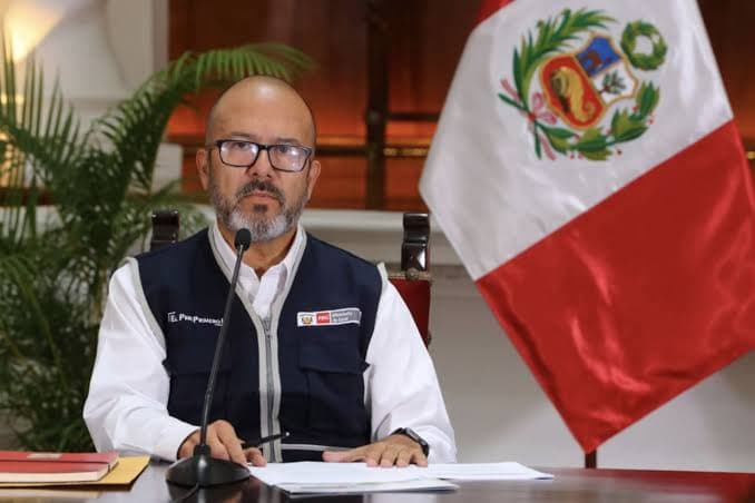 Fiscalía pide archivar proceso penal contra exministro de Salud