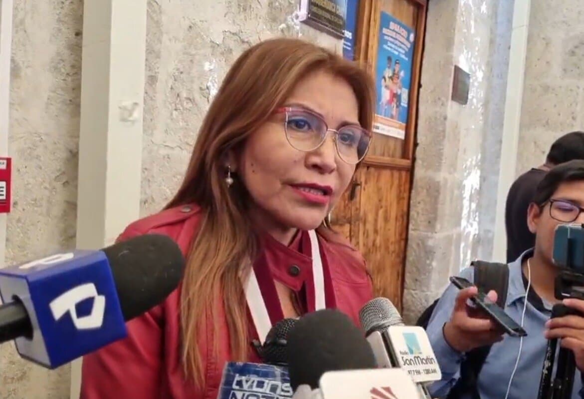 Hay 92 colegios con deuda de dos meses por servicio de luz