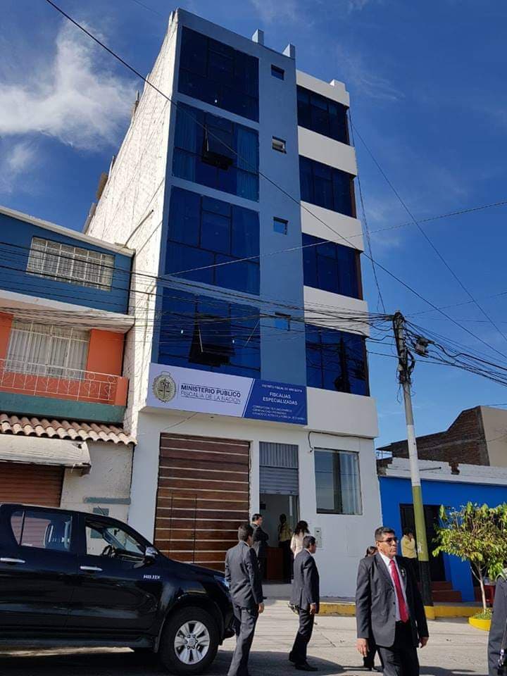 Dos policías son investigados por solicitar coima de mil soles