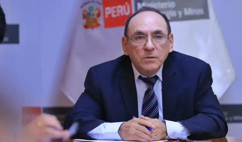 Denuncian a ministro de Energía y Minas por presunto abuso sexual