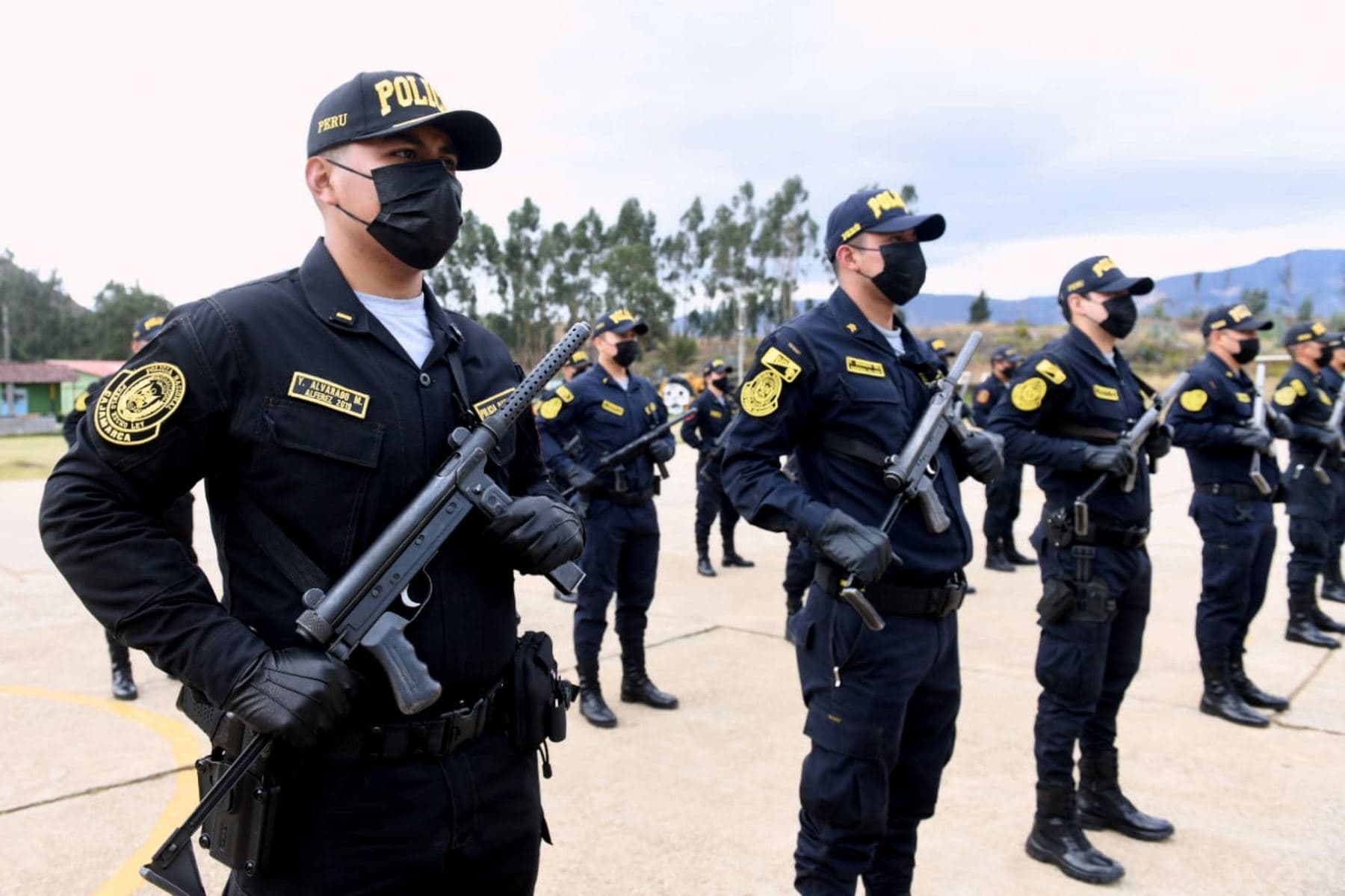 Proponen sancionar con cárcel venta clandestina de uniformes de PNP y FF.AA