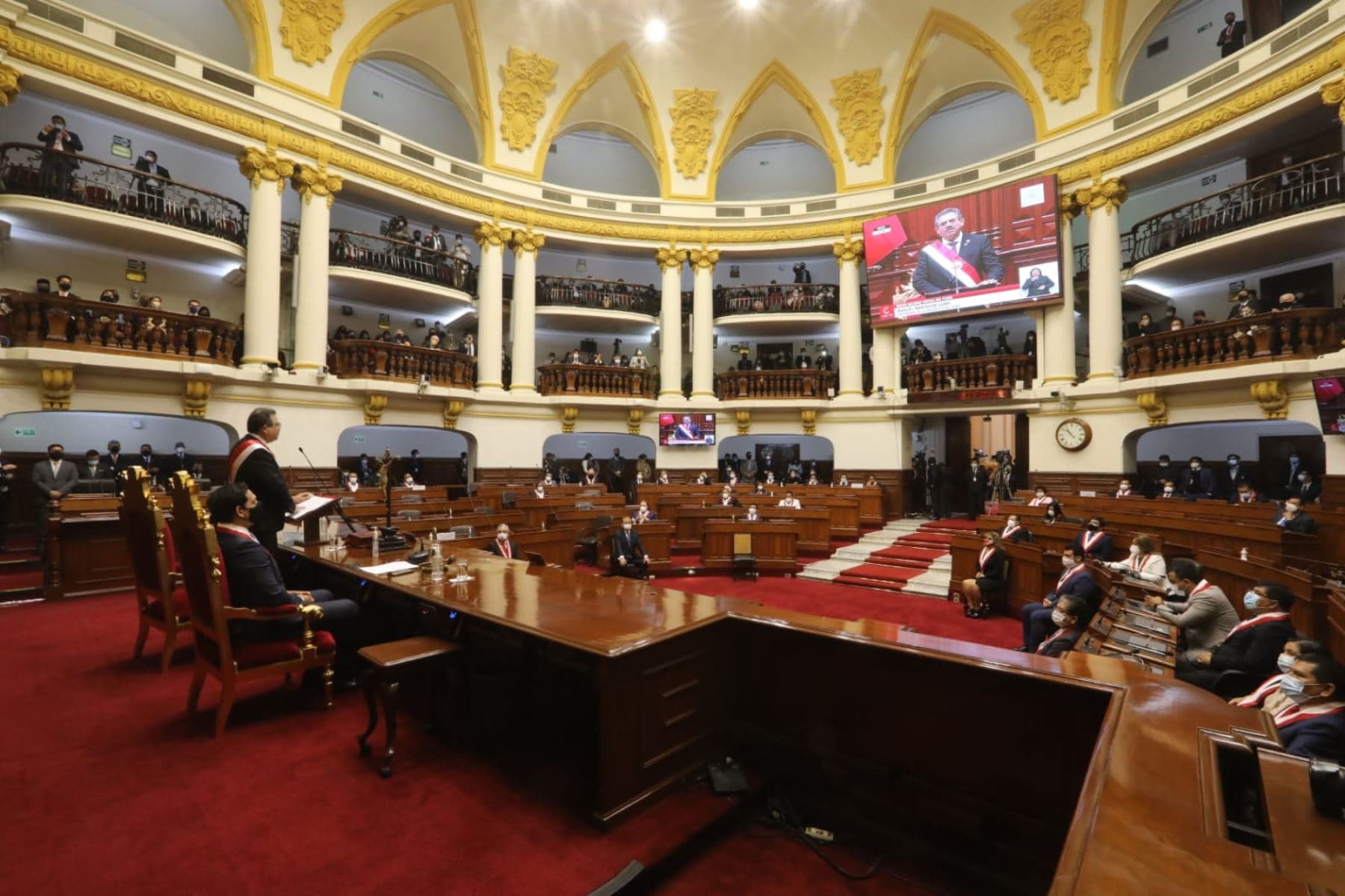 Merino anuncia gabinete de “consenso y unidad”