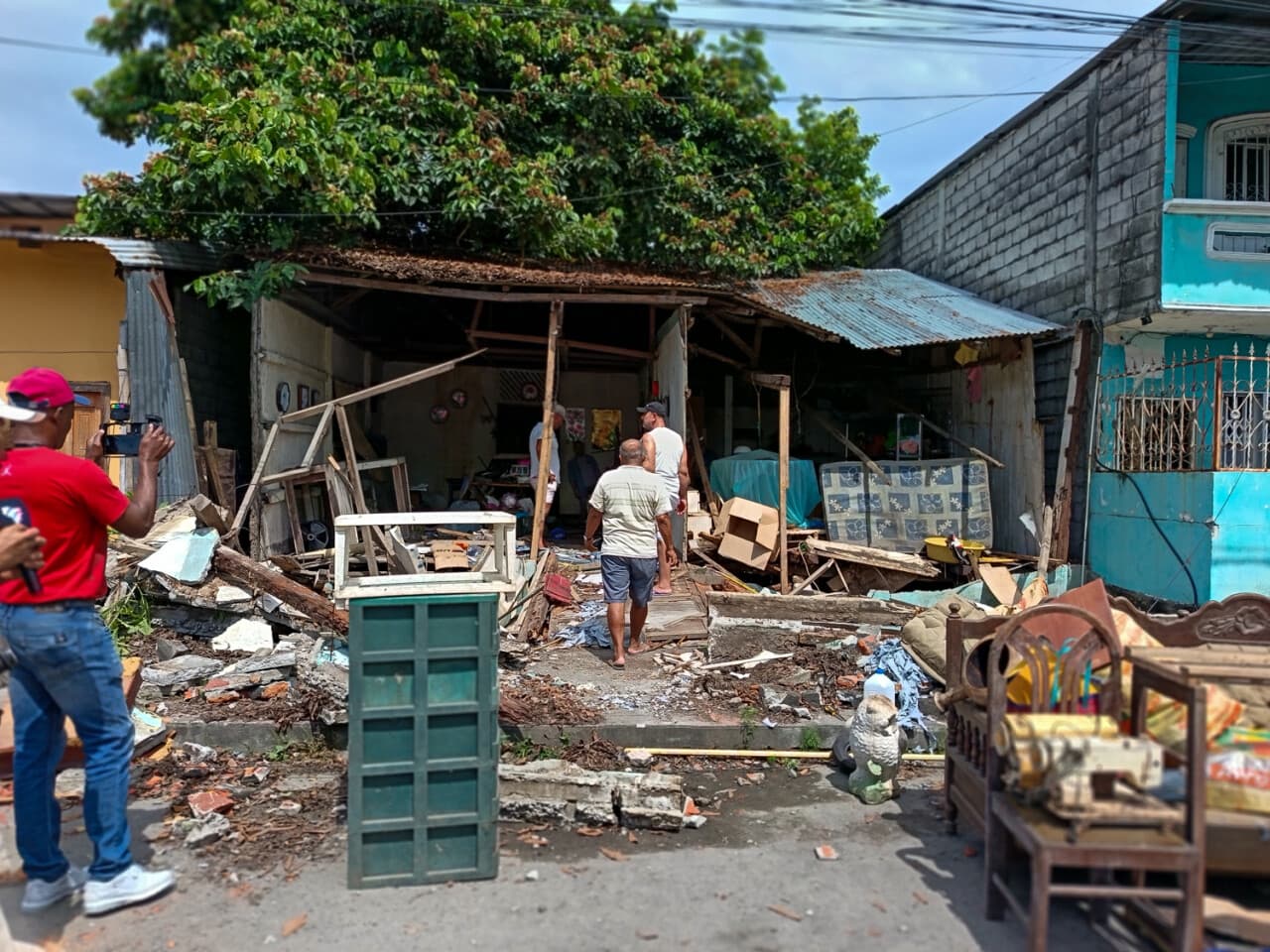 Una veintena de heridos deja el fuerte sismo ocurrido en Ecuador