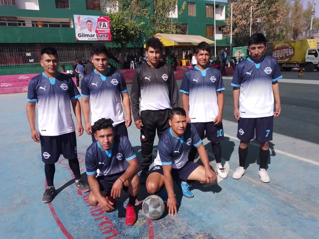 Trabajadores madereros brillan en campeonato de fulbito