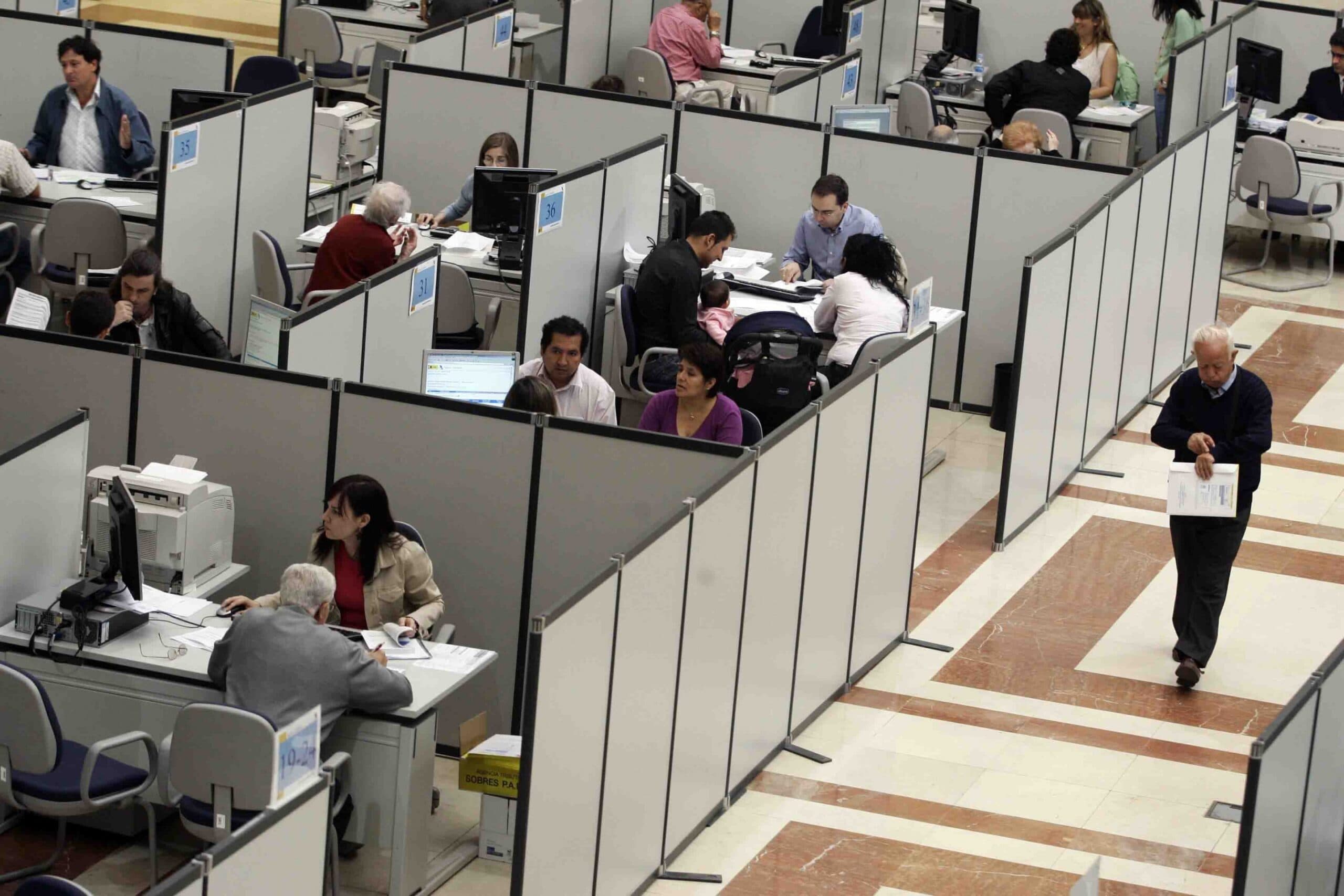 Gobierno plantea incentivos para reducir la planilla estatal peruana