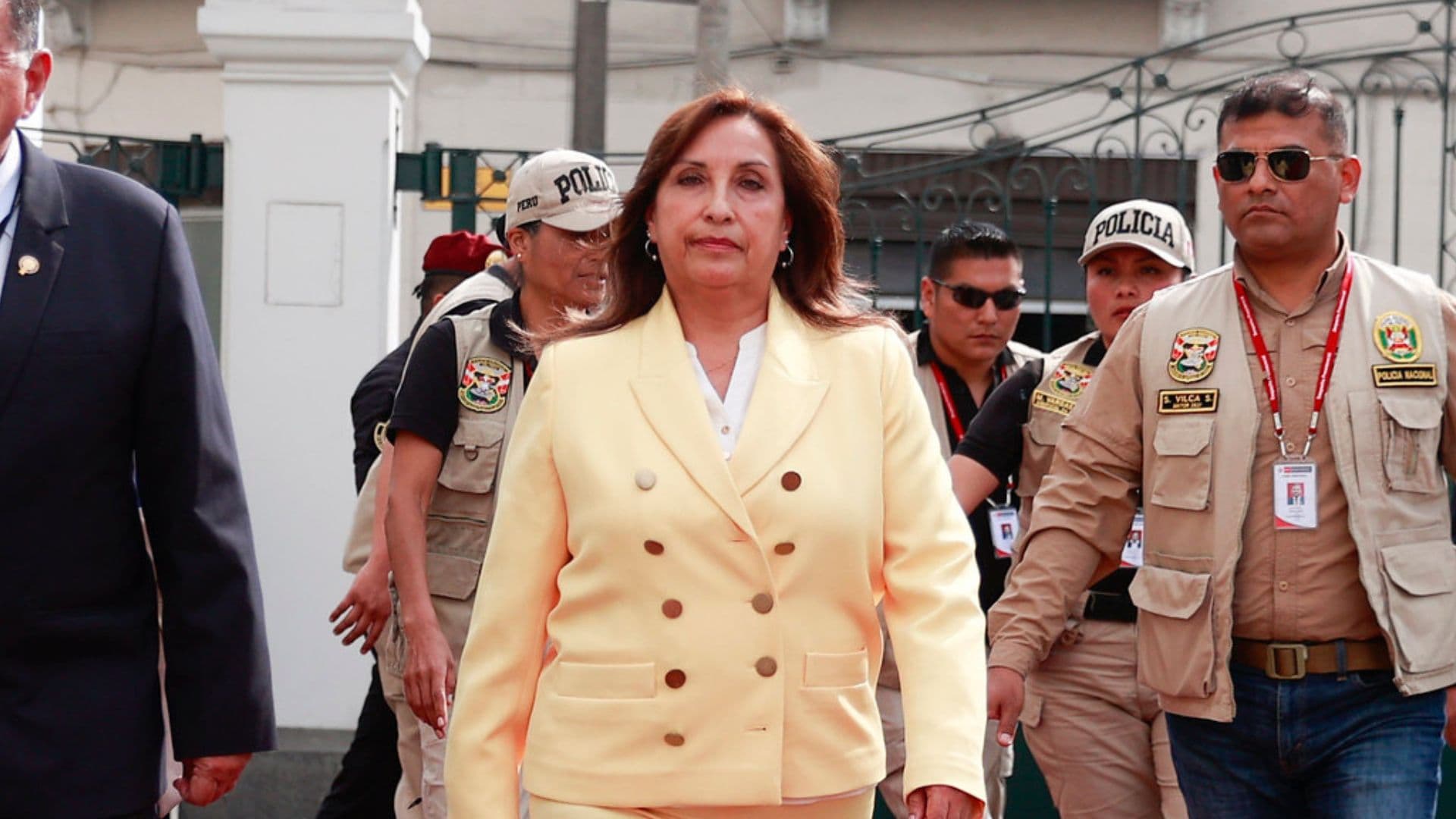 Shimabukuro ratifica acusación sobre prenda que lució Boluarte