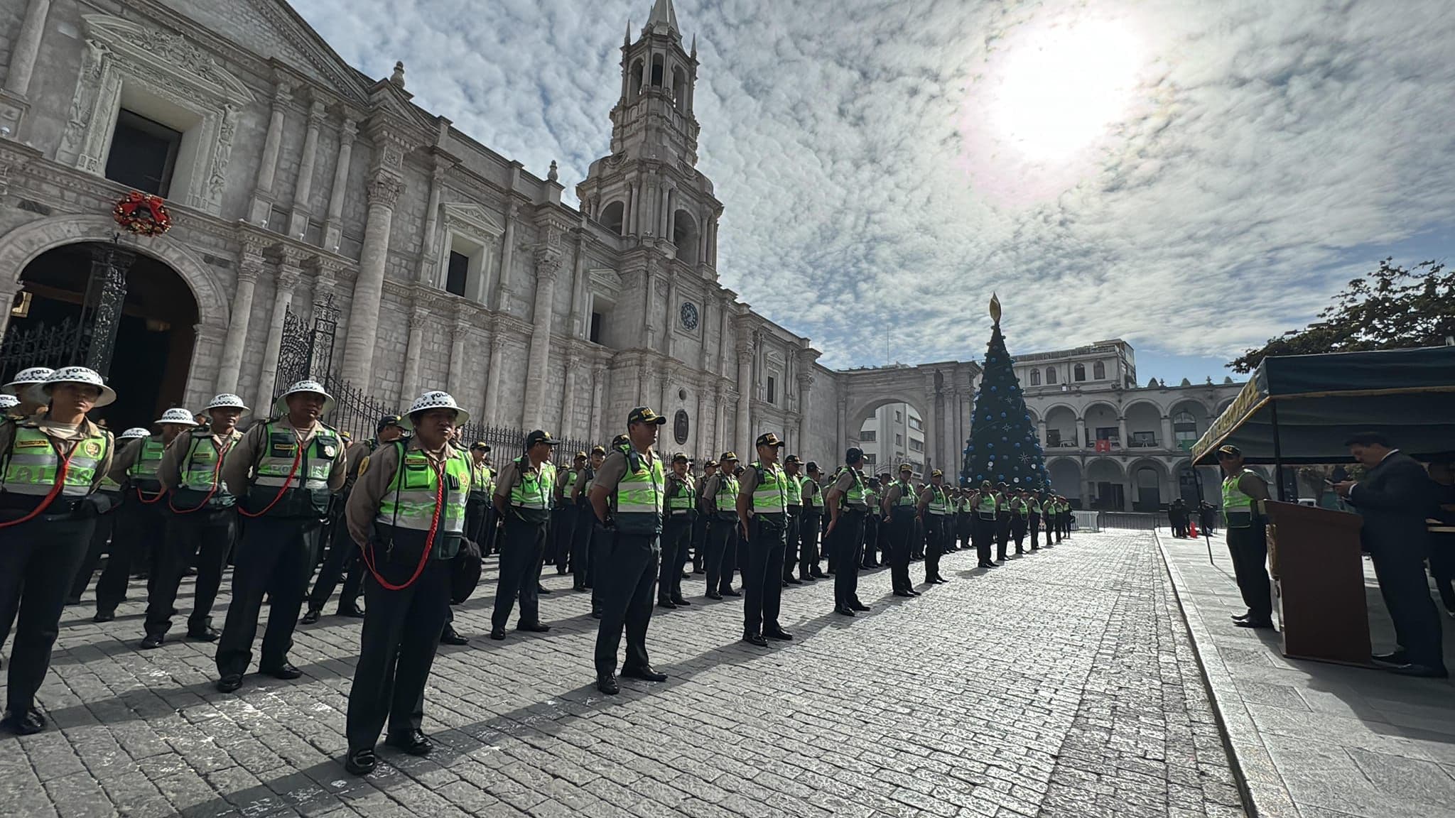 Un millar de policías y serenos verán la seguridad en Navidad