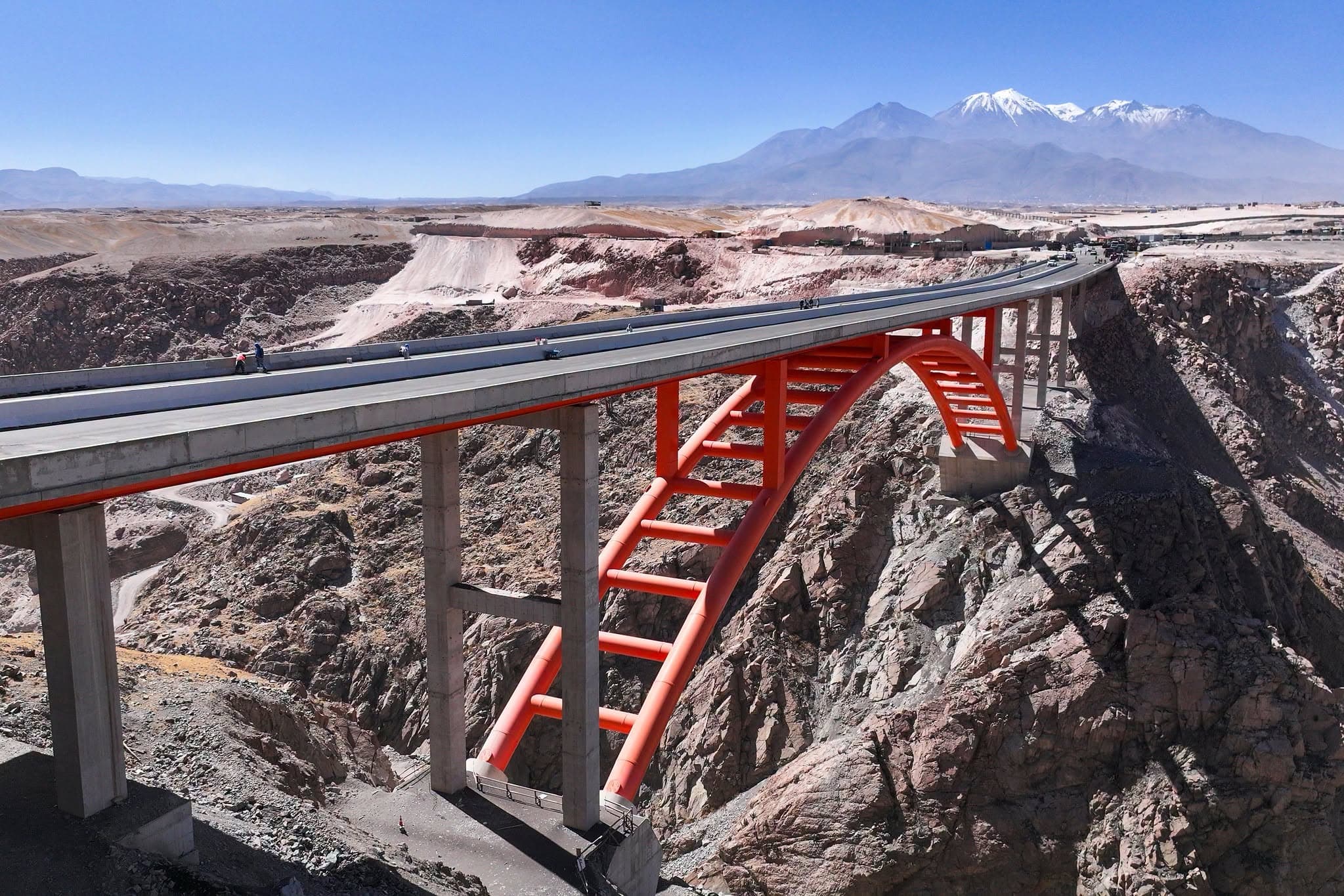 Inauguran puente Arequipa-La Joya pese a cuestionamientos