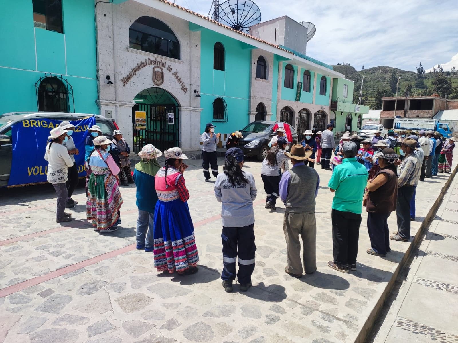 Brindan ayuda psicológica a población de Caylloma