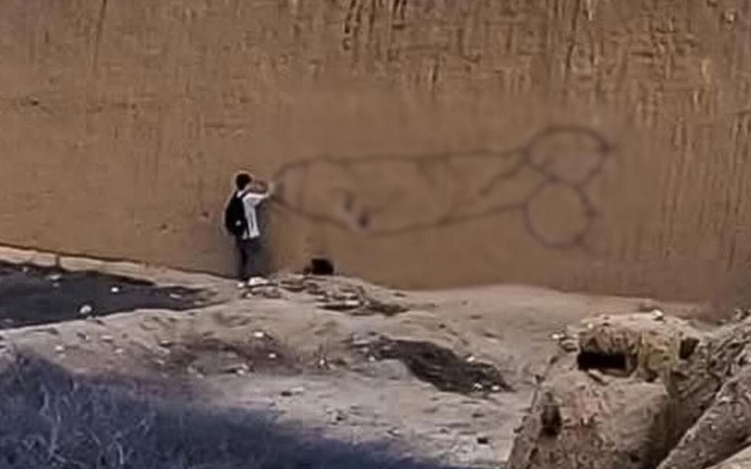 Atentan con pintas obscenas un muro de la ciudadela Chan Chan