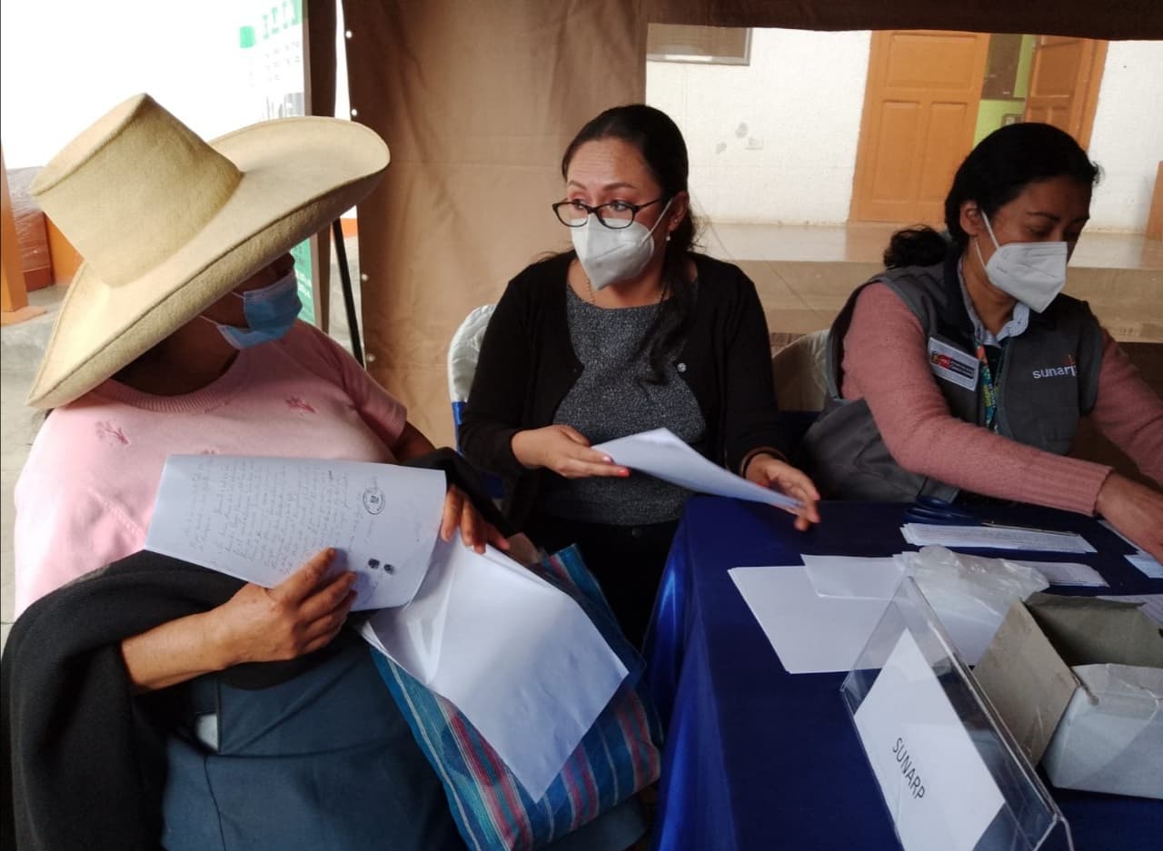 Acercarán servicios registrales a población de Cerro Colorado