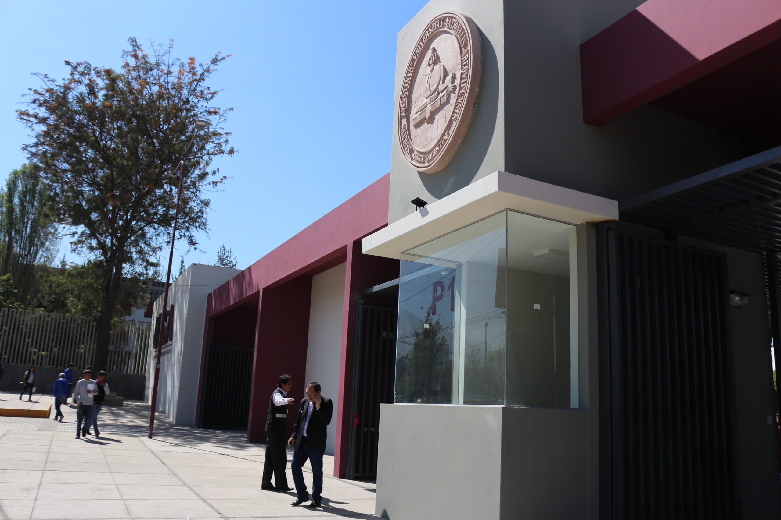 Rector de la UNSA respalda paro de docentes por causa salarial