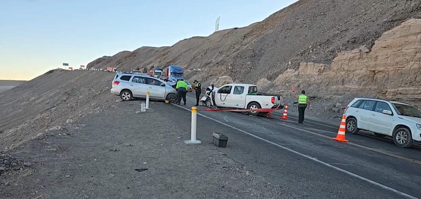 Un muerto y varios heridos deja choque entre camionetas en Majes
