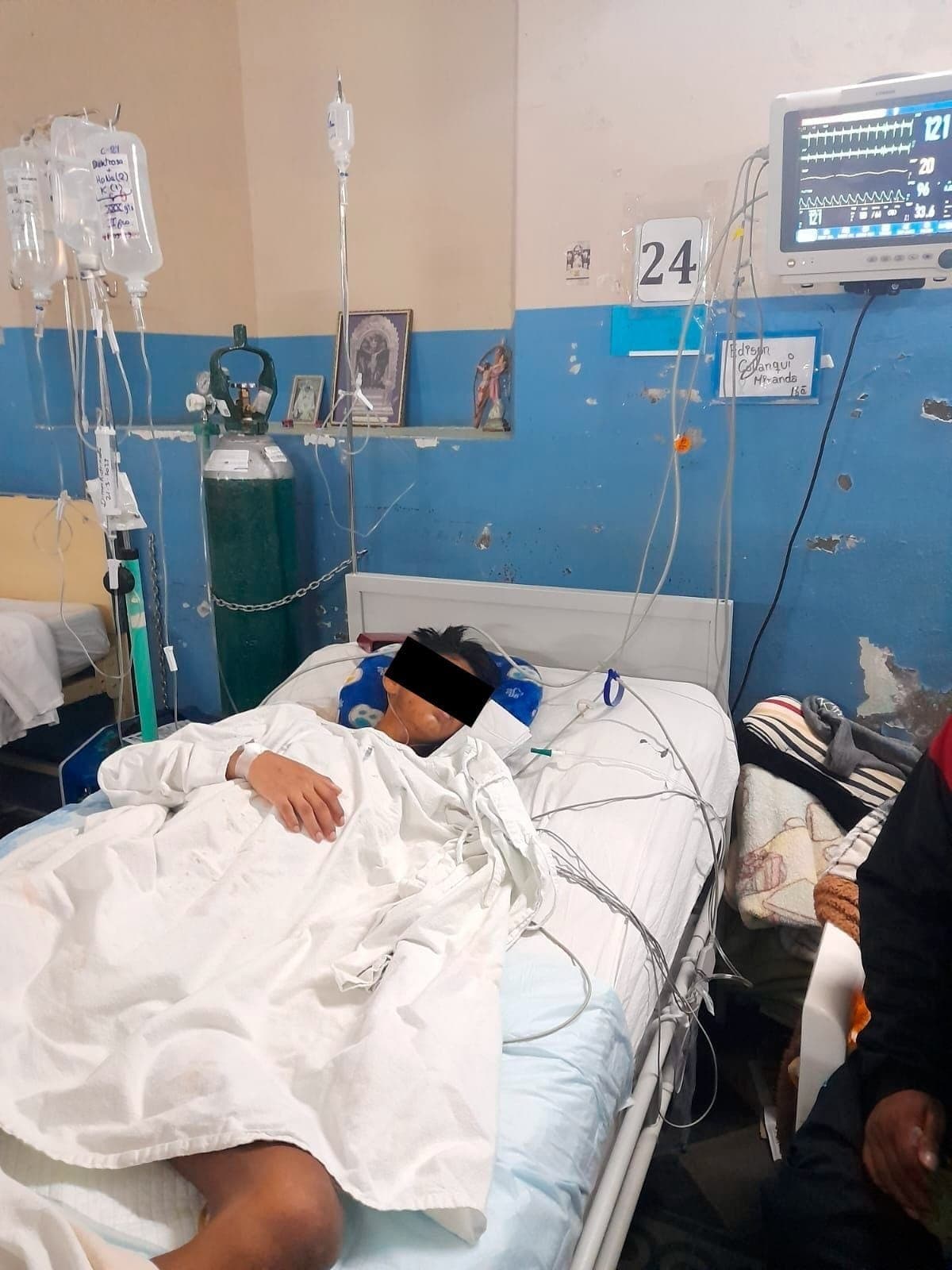 Adolescente hospitalizado necesita ayuda