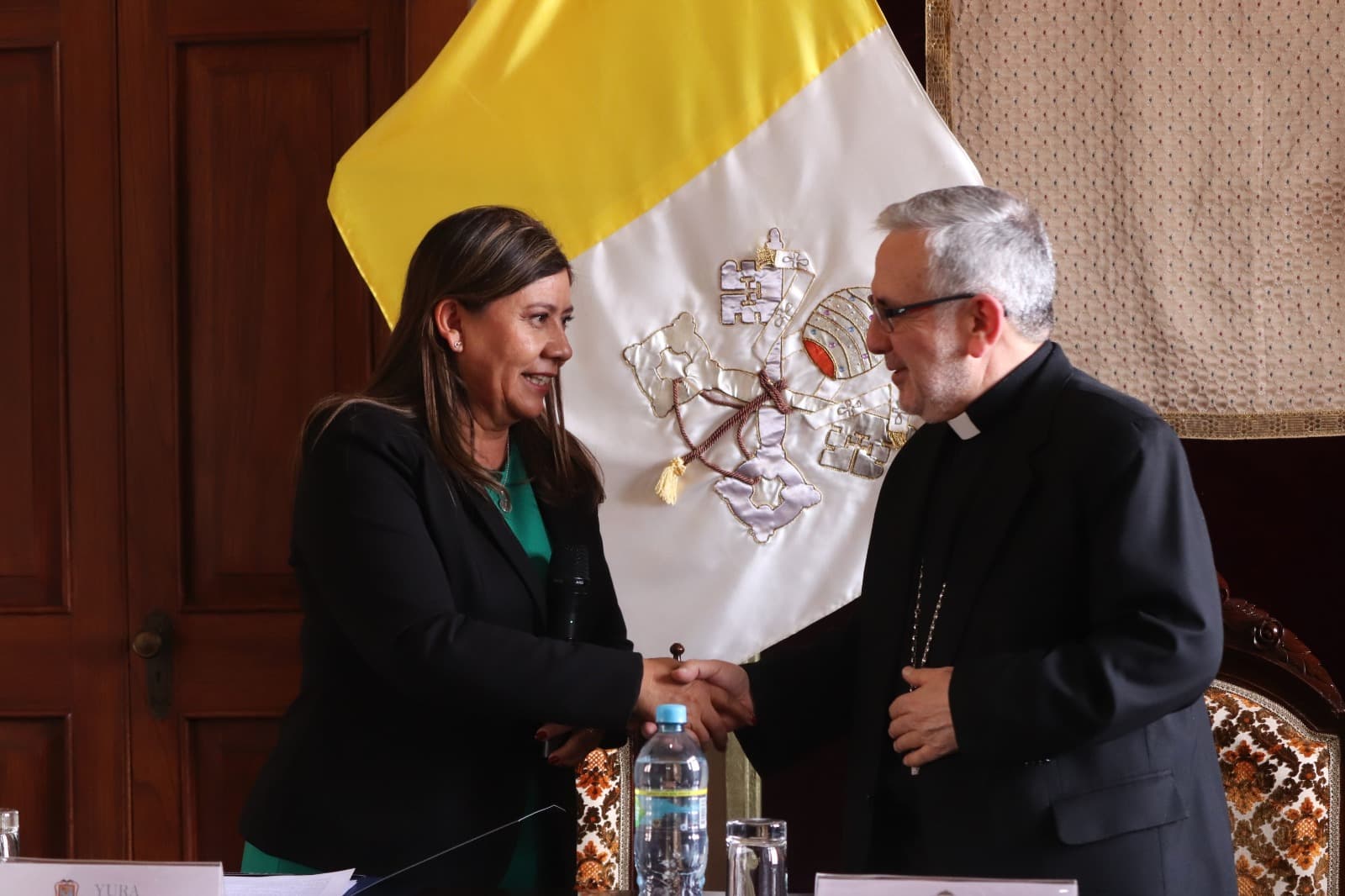 Acuerdan desarrollar proyectos en educación, salud y servicios