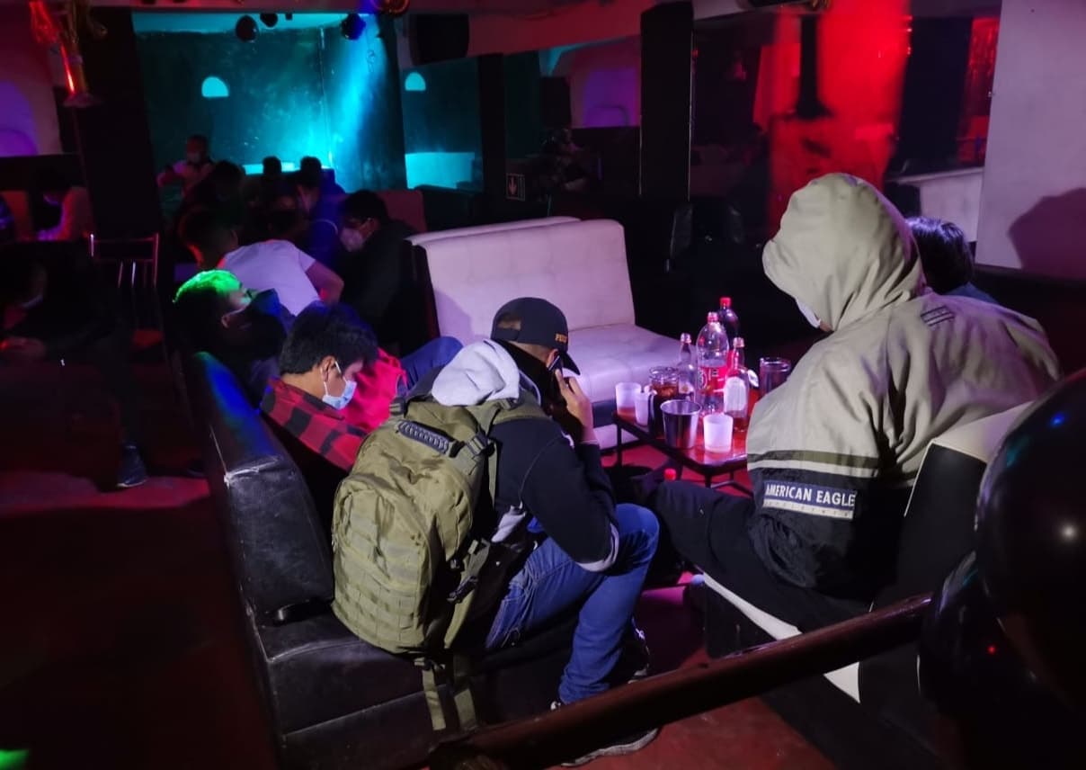 Intervienen fiesta clandestina en Cercado