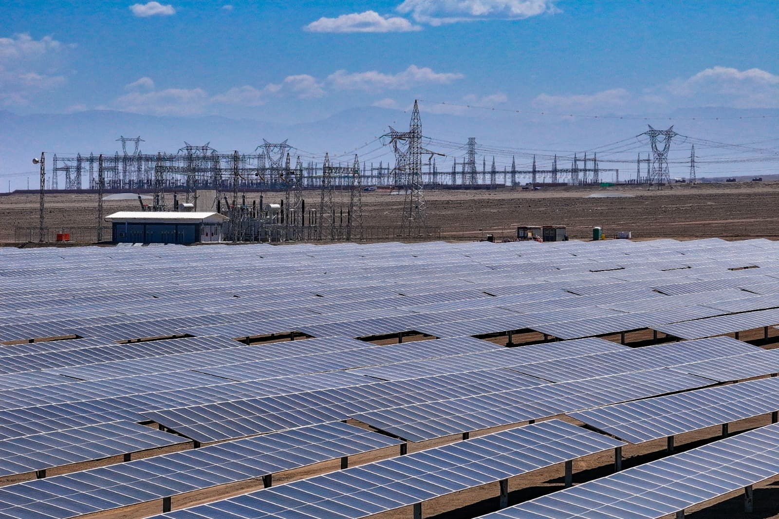 Más de 440 mil hogares tendrán electricidad limpia desde La Joya