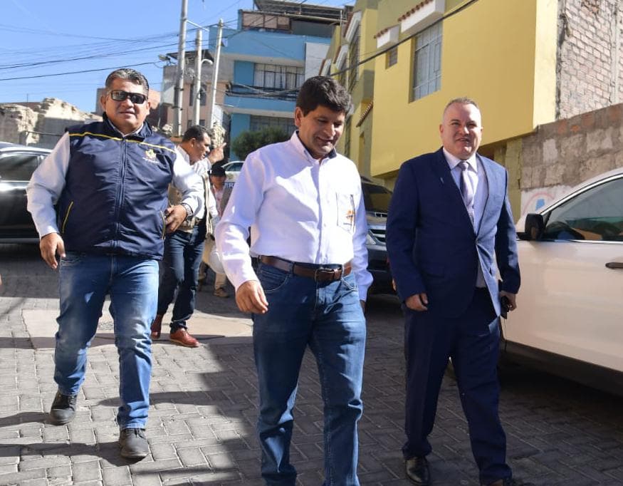 Gobernador acusó a Fiscalía de afectar la función pública