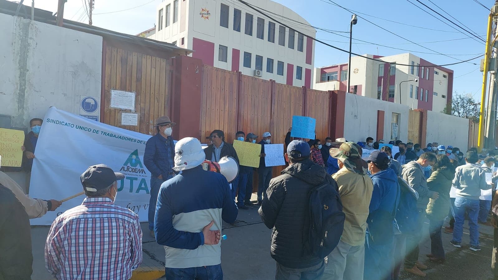 Sindicatos protestan en el GRA para exigir mejoras laborales