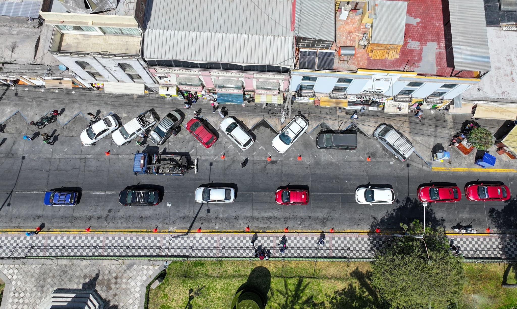 Retiran vehículos abandonados en comisaría de Palacio Viejo