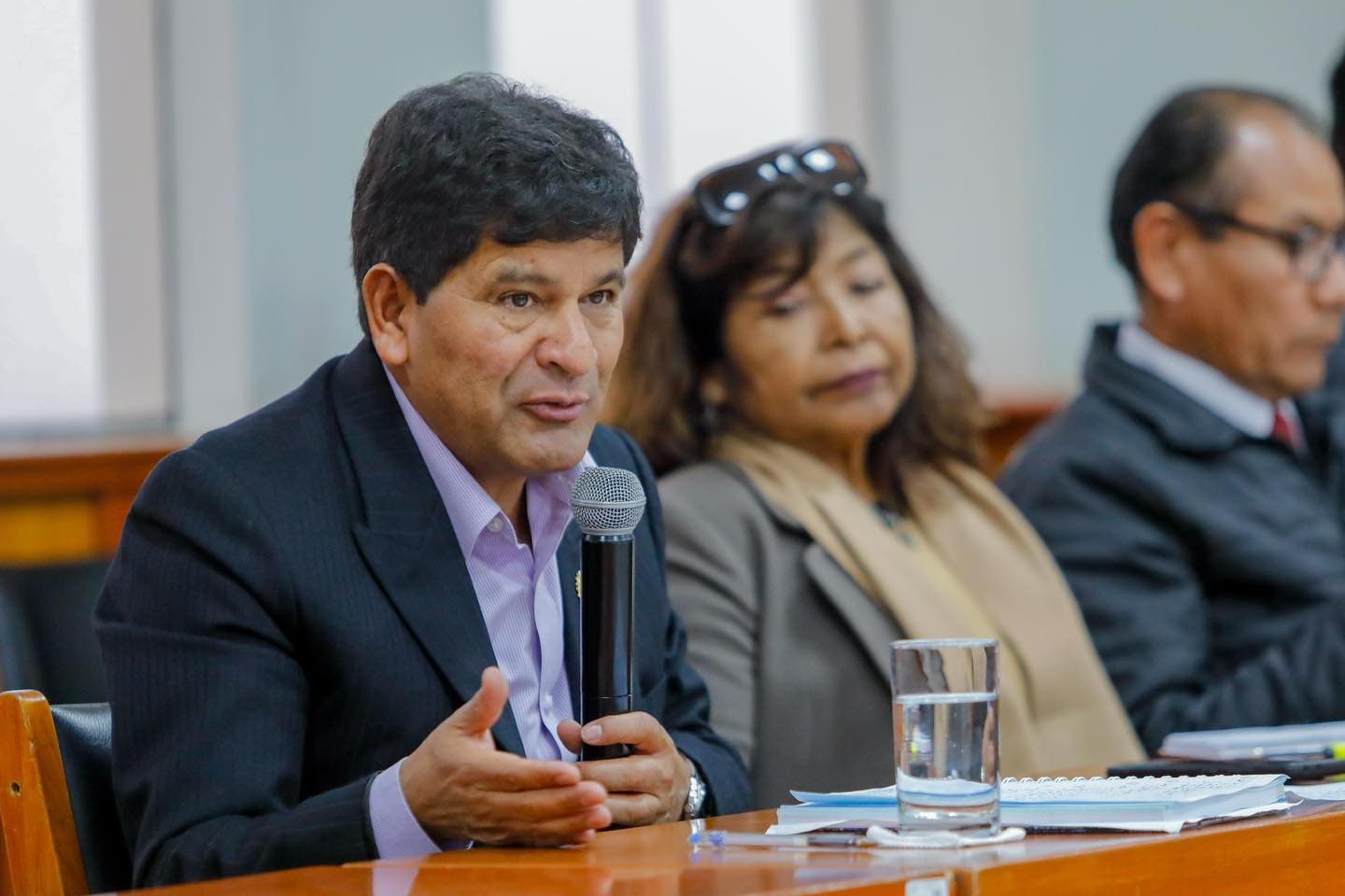Rohel Sánchez rechaza chantajes de gremios