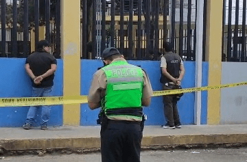 Capturan a dos sujetos por intento de robo vehícular