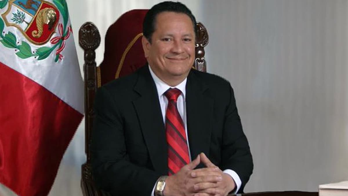 Fiscal Luis Arce presenta declinación al pleno del JNE, pero cargo es irrenunciable