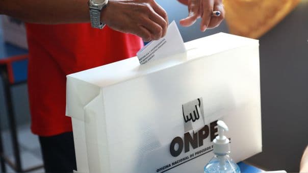 "En el Perú en primera vuelta se vota y en la segunda vuelta se veta"