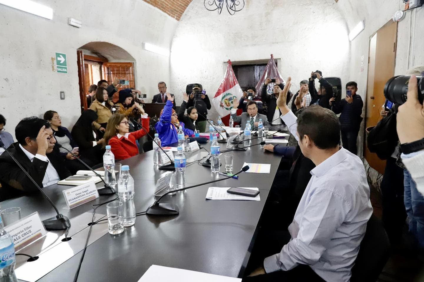 Consejeros regionales divididos en elección de nuevo presidente