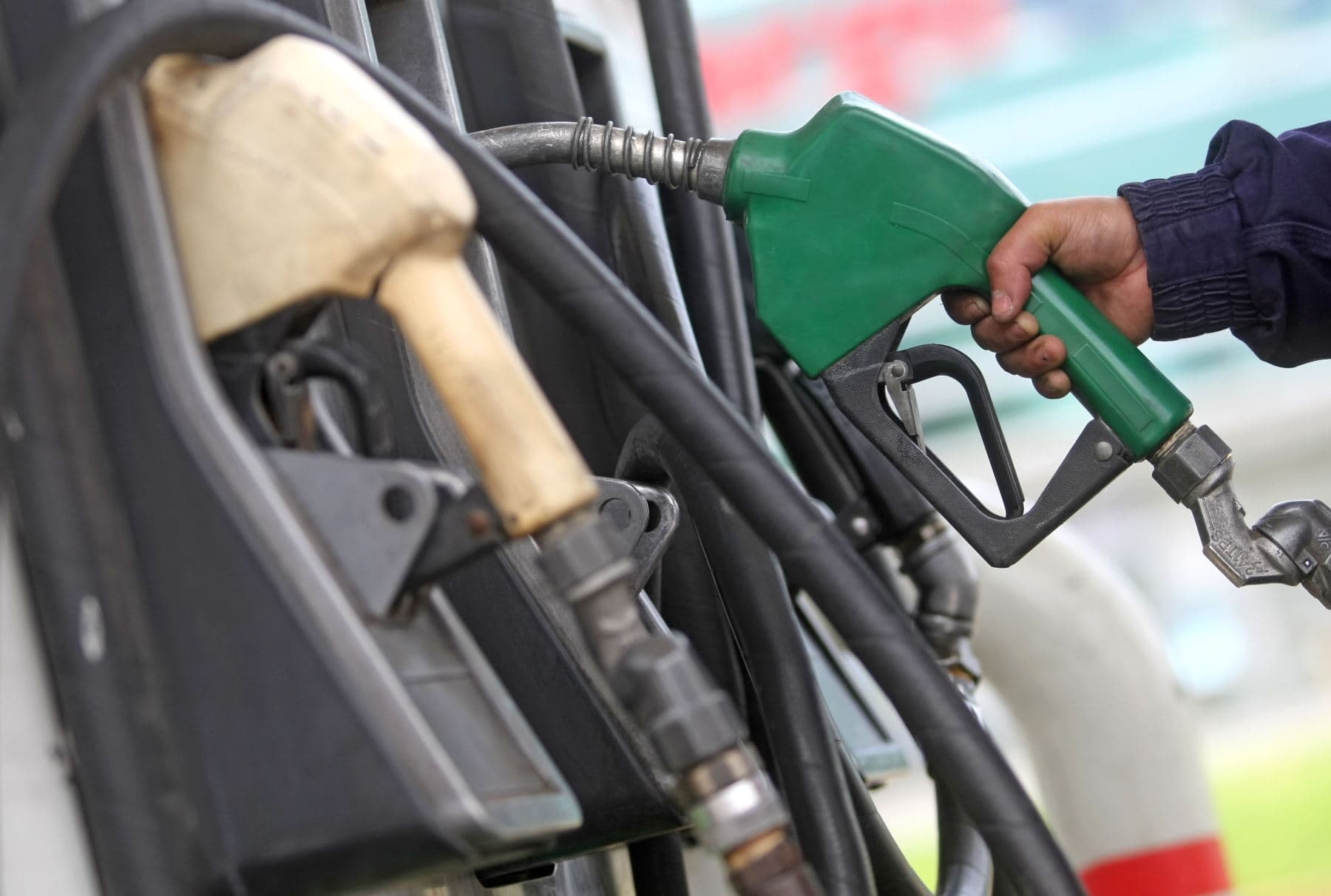 El 90% de grifos ya rebajó precios de combustibles según Indecopi