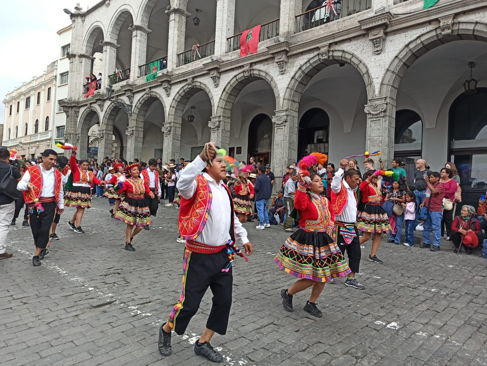 Buscan declarar intangible la Plaza de Armas y los portales