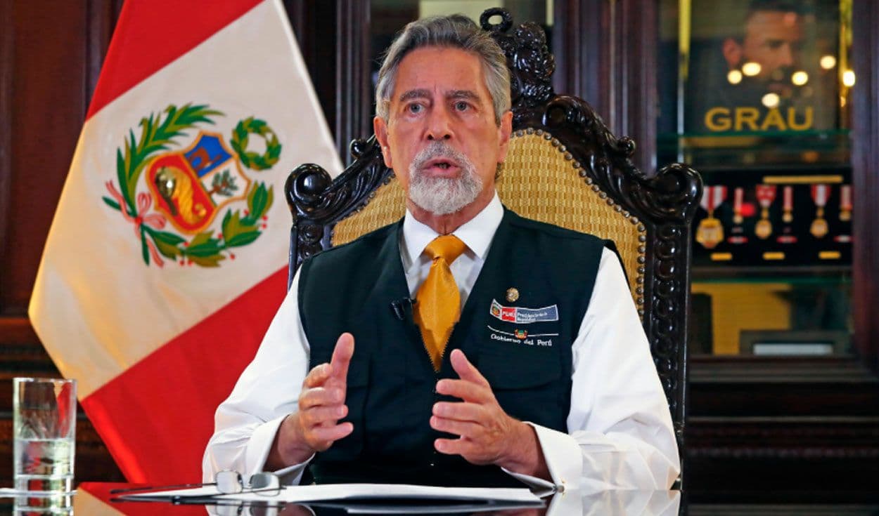 Excongresista denuncian penalmente al presidente Francisco Sagasti