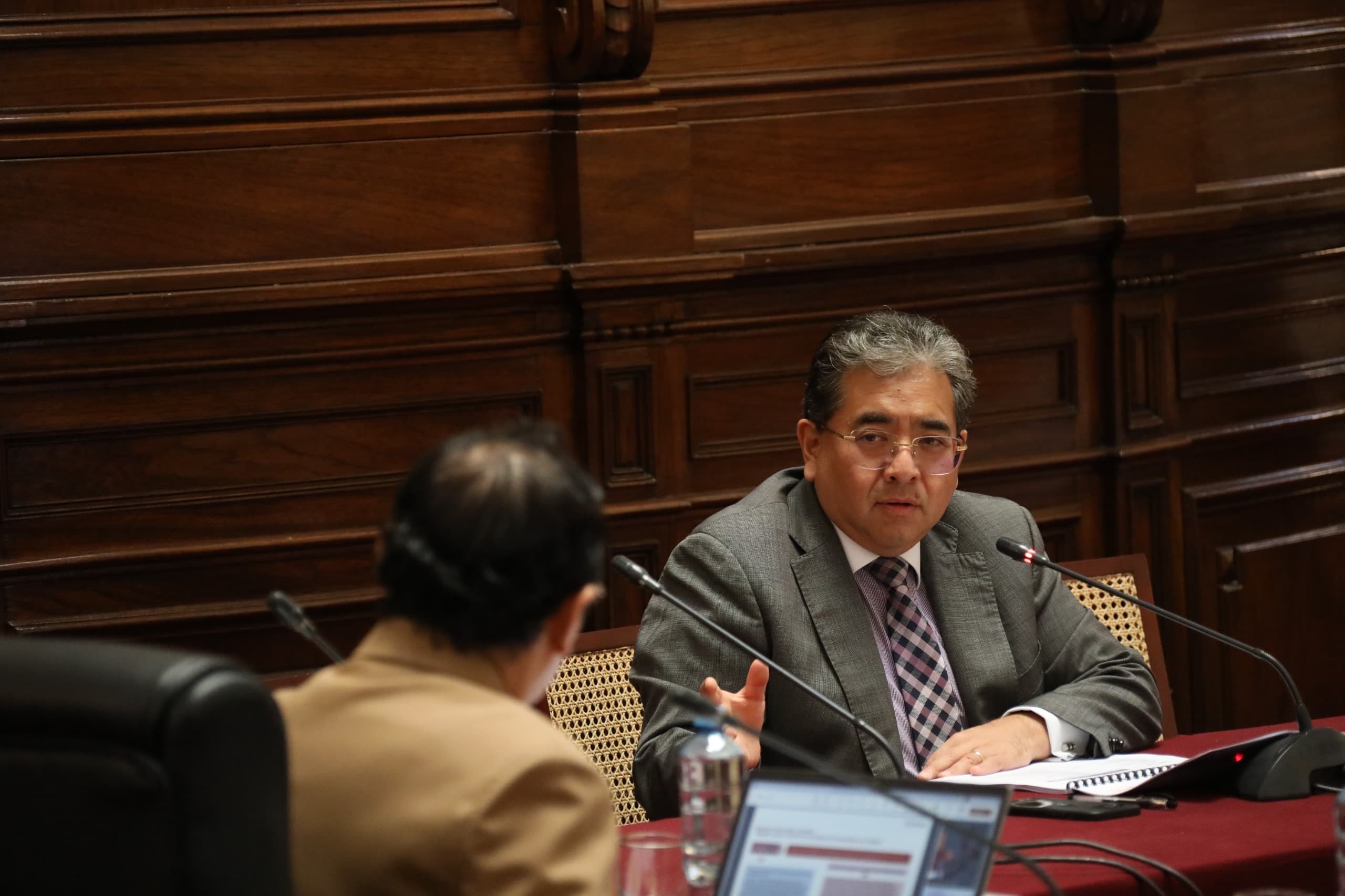 Contraloría evalúa declaraciones juradas de la presidenta del país
